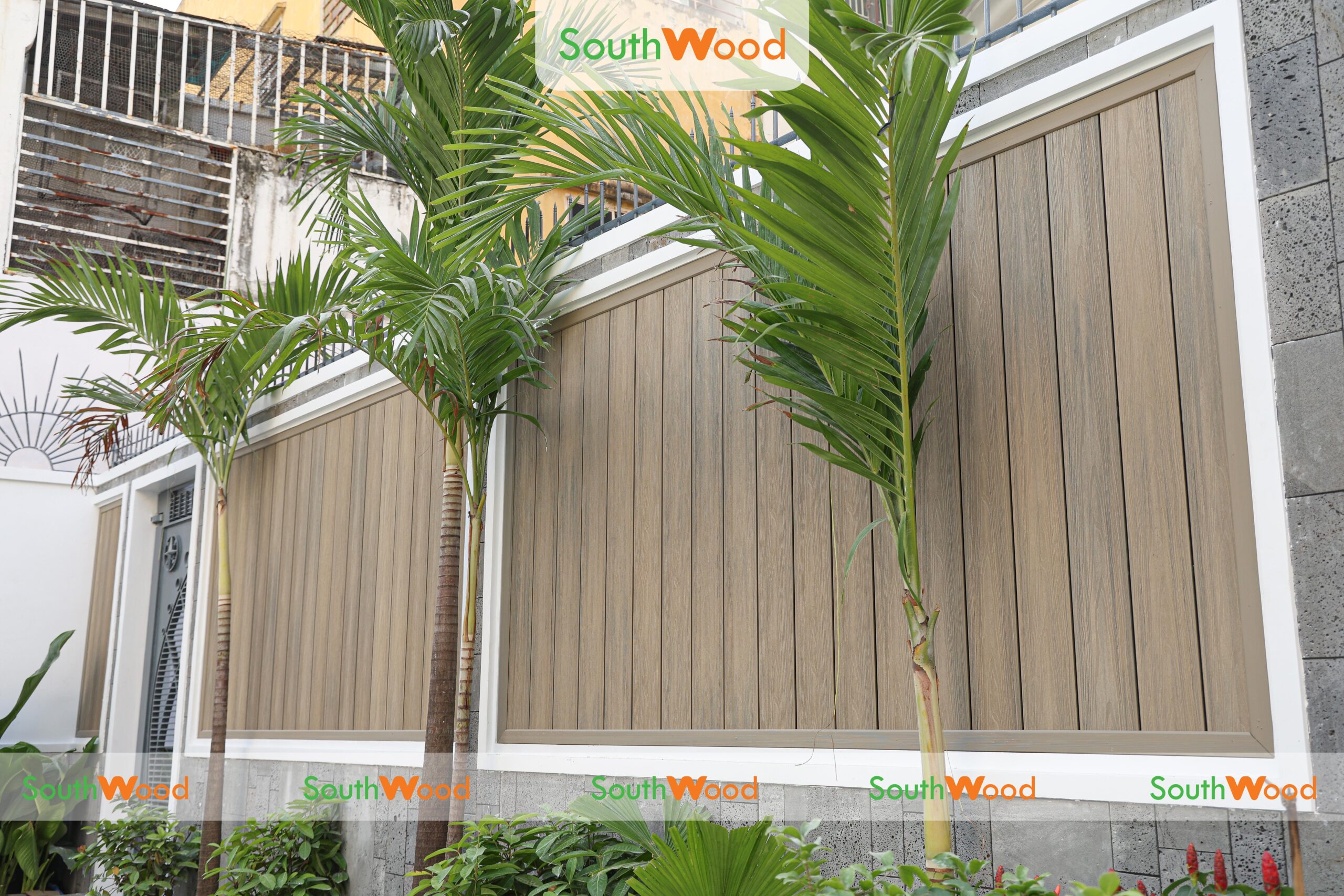 Công trình hàng rào biệt thự sử dụng sàn 2 da Southwood đặc biệt