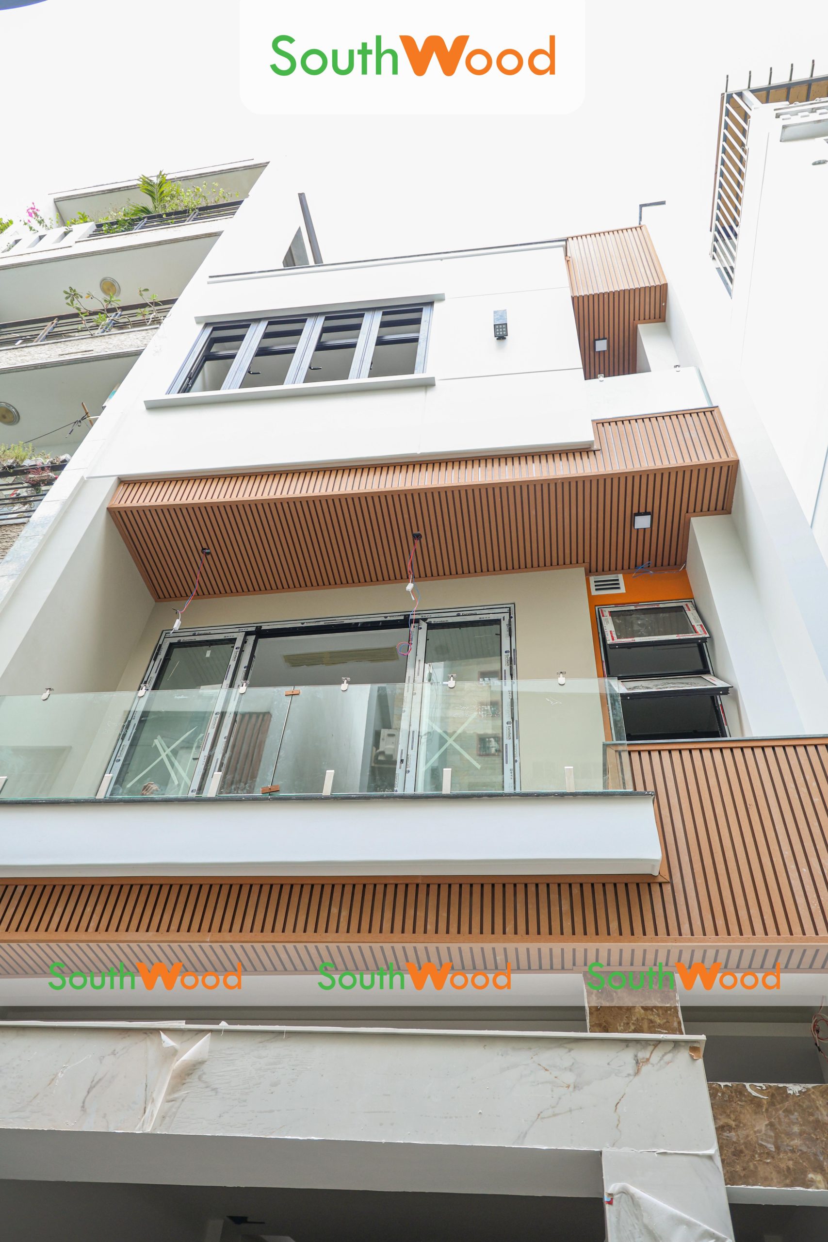 Thi công tấm ốp ngoài trời