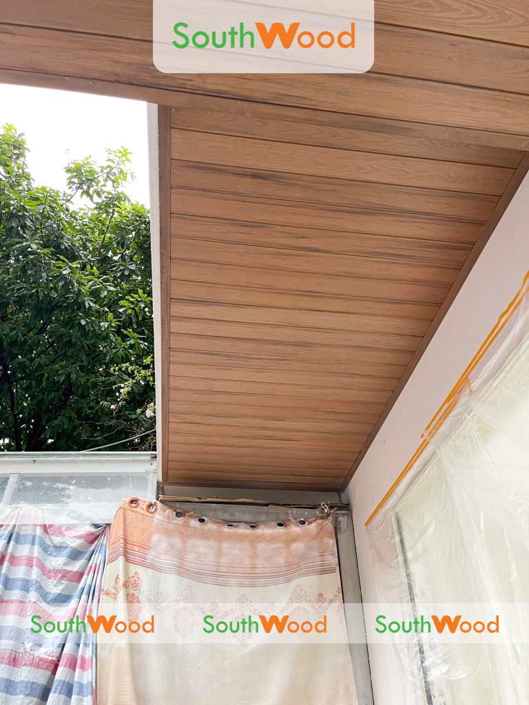 Thi Công Nhà Phố Quận 9 Với Tấm Ốp Gỗ Nhựa ngoài trời SW_W100H16 Kết Hợp Nẹp V SW_V37H37