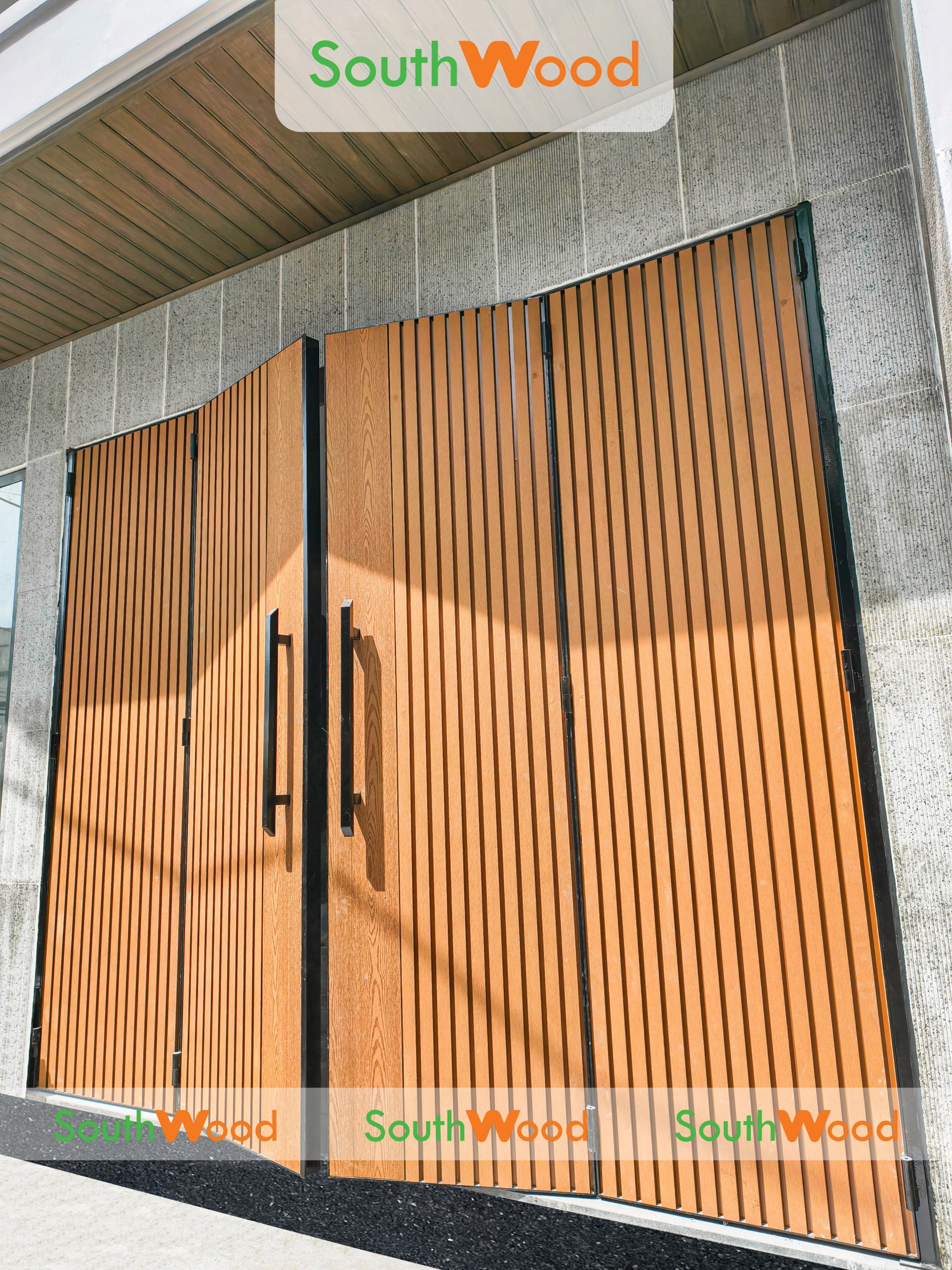 SỰ KẾT HỢP HOÀN HẢO GIỮA TẤM ỐP LAM SÓNG & THANH ĐA NĂNG MÀU TEAK TẠI CÔNG TRÌNH CỔNG NHÀ PHỐ QUẬN 11 - 8