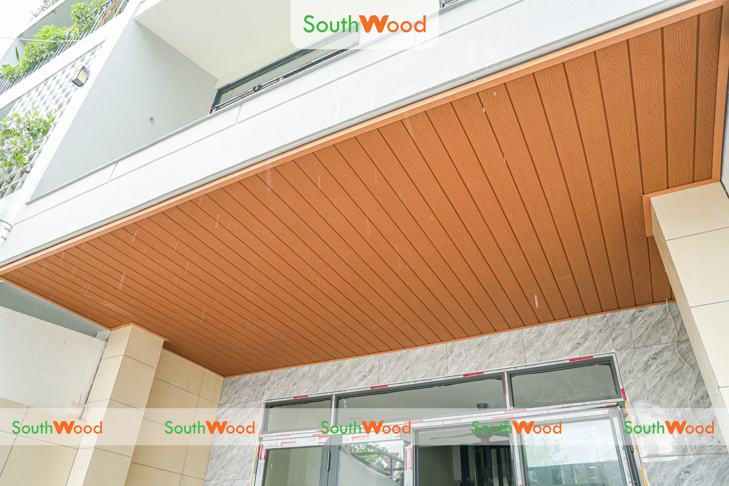 Công trình ốp trần mái hiên chung cư sử dụng tấm ốp gỗ nhựa ngoài trời Southwood